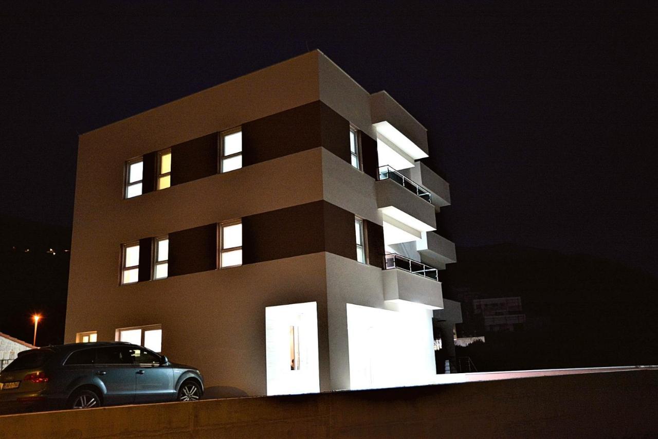 Villa Modern With Jacuzzi, Beautiful Sea View, Near Split! 36a *