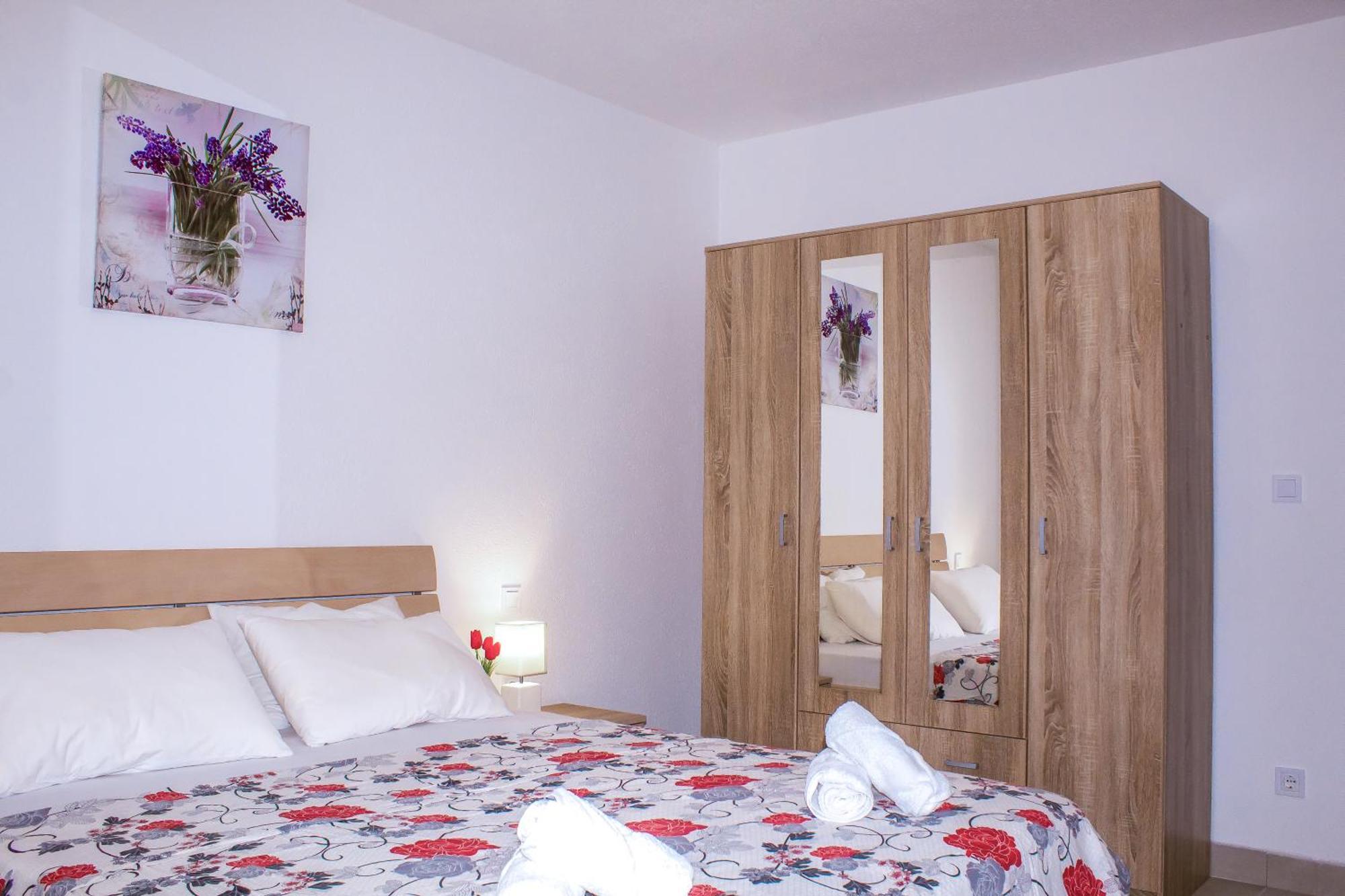 Villa Modern With Jacuzzi, Beautiful Sea View, Near Split! 36a *