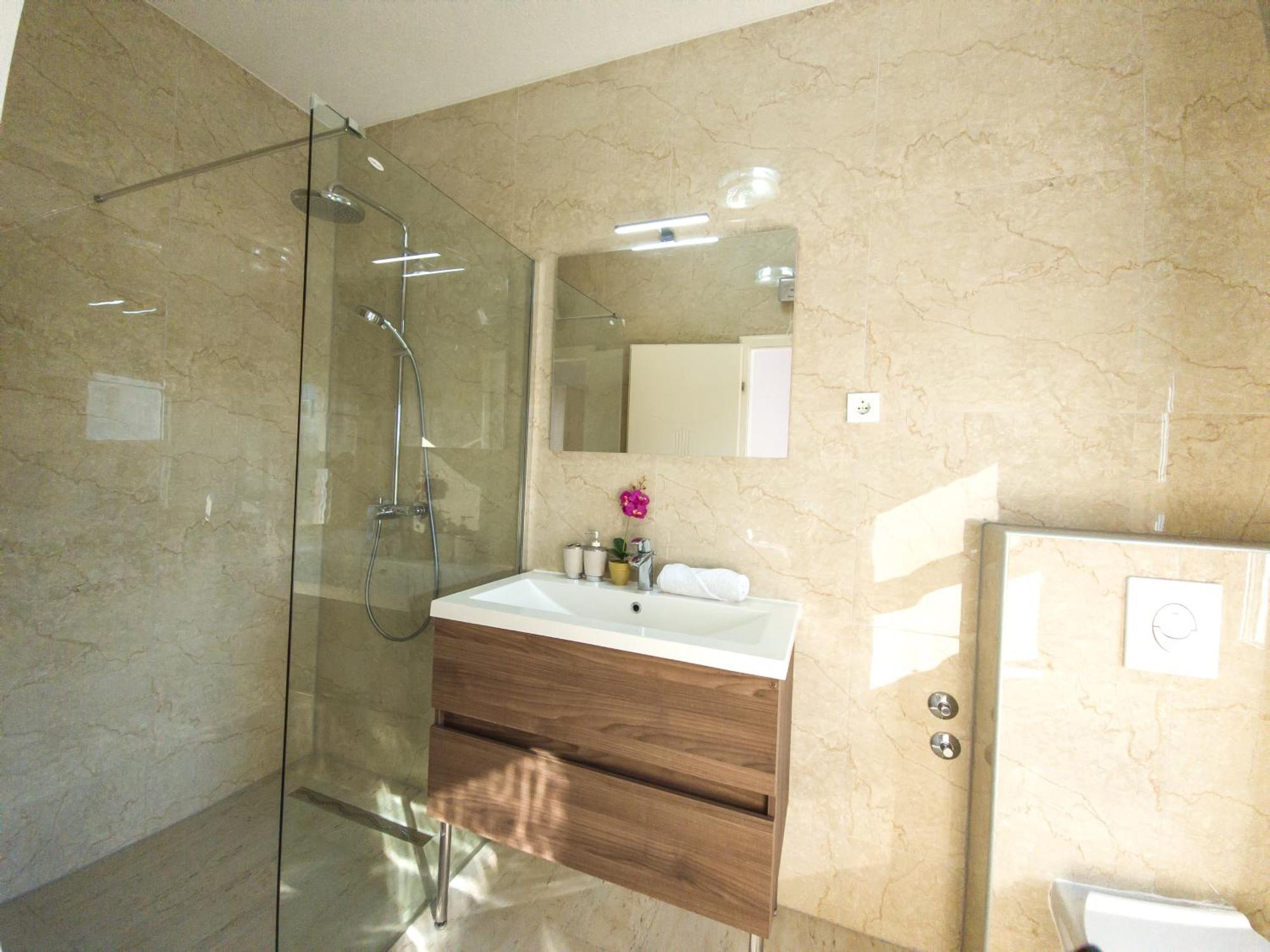 Villa Modern With Jacuzzi, Beautiful Sea View, Near Split! 36a