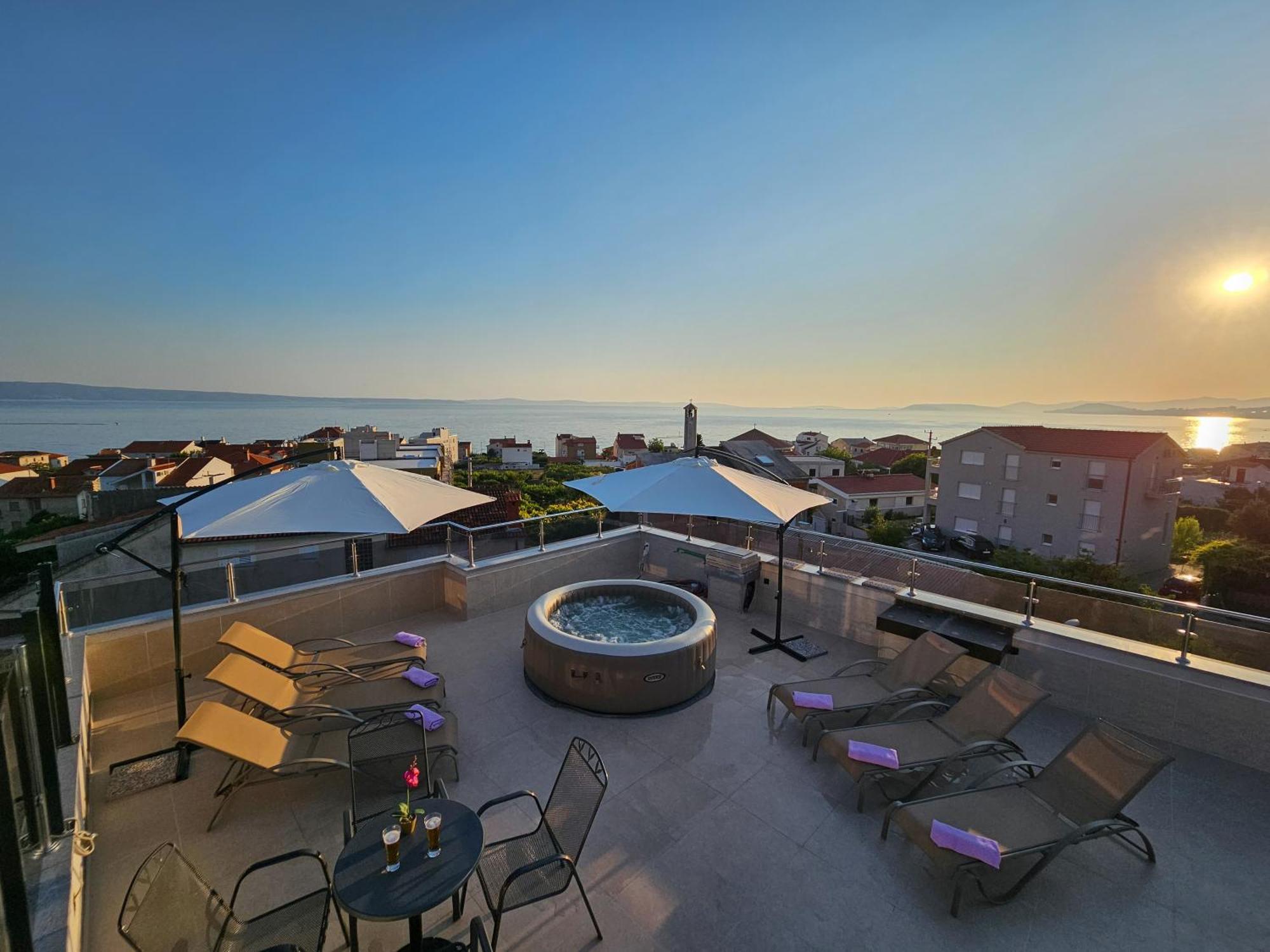 Modern With Jacuzzi, Beautiful Sea View, Near Split! 36a